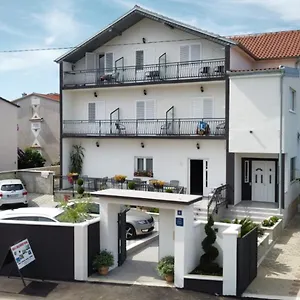 Maki Bed & Breakfast Biograd Na Moru